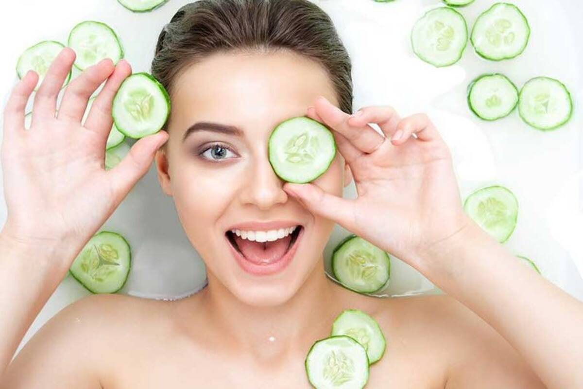 How to Use Cucumber for Skin Hydration and Puffy Eyes Treatment